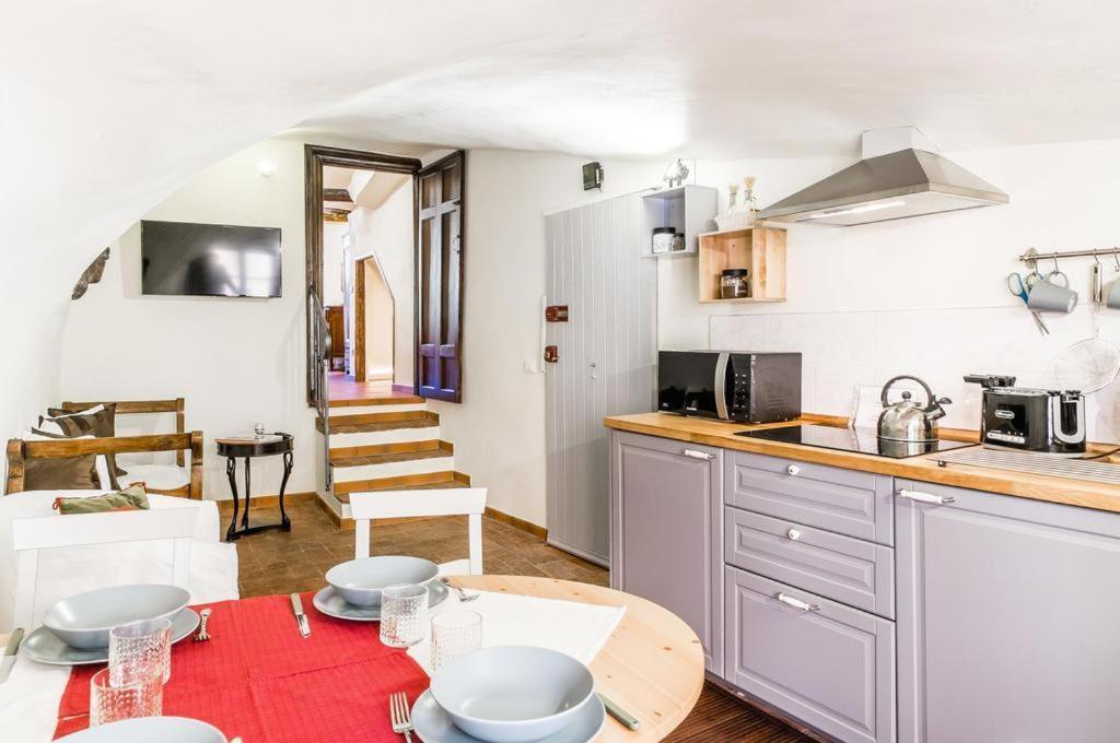 לוקה Lyon Apartment Anfiteatro Square, מראה חיצוני תמונה