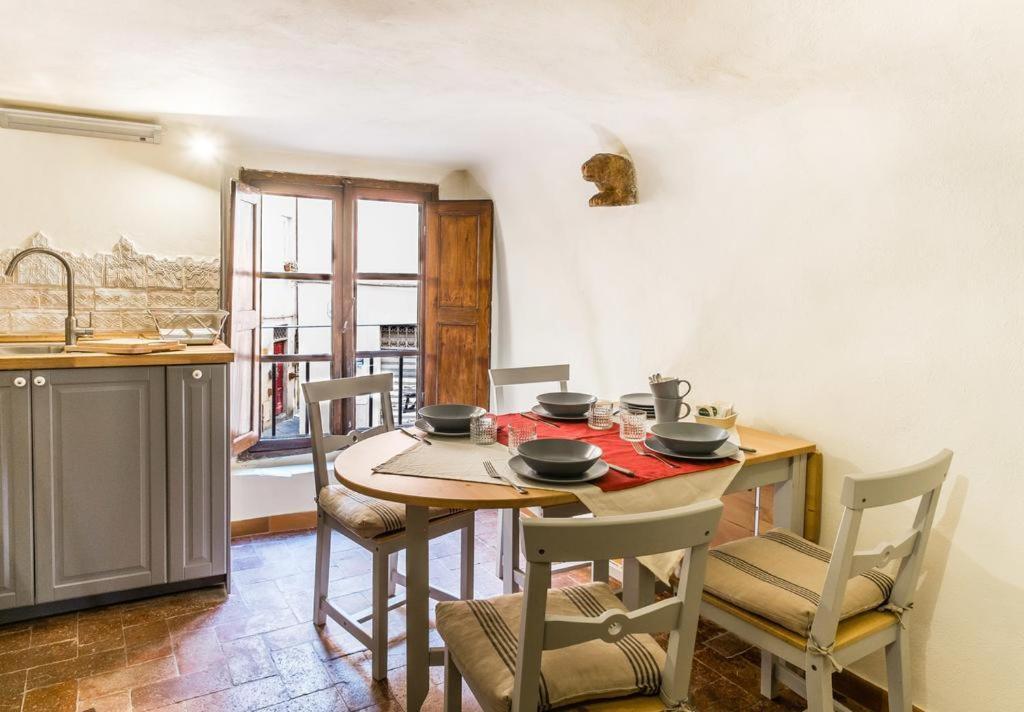 לוקה Lyon Apartment Anfiteatro Square, מראה חיצוני תמונה